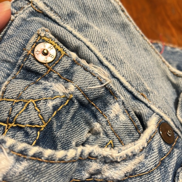 Size 28 - True Religion Ladies Jeans - Picture 9 of 9
